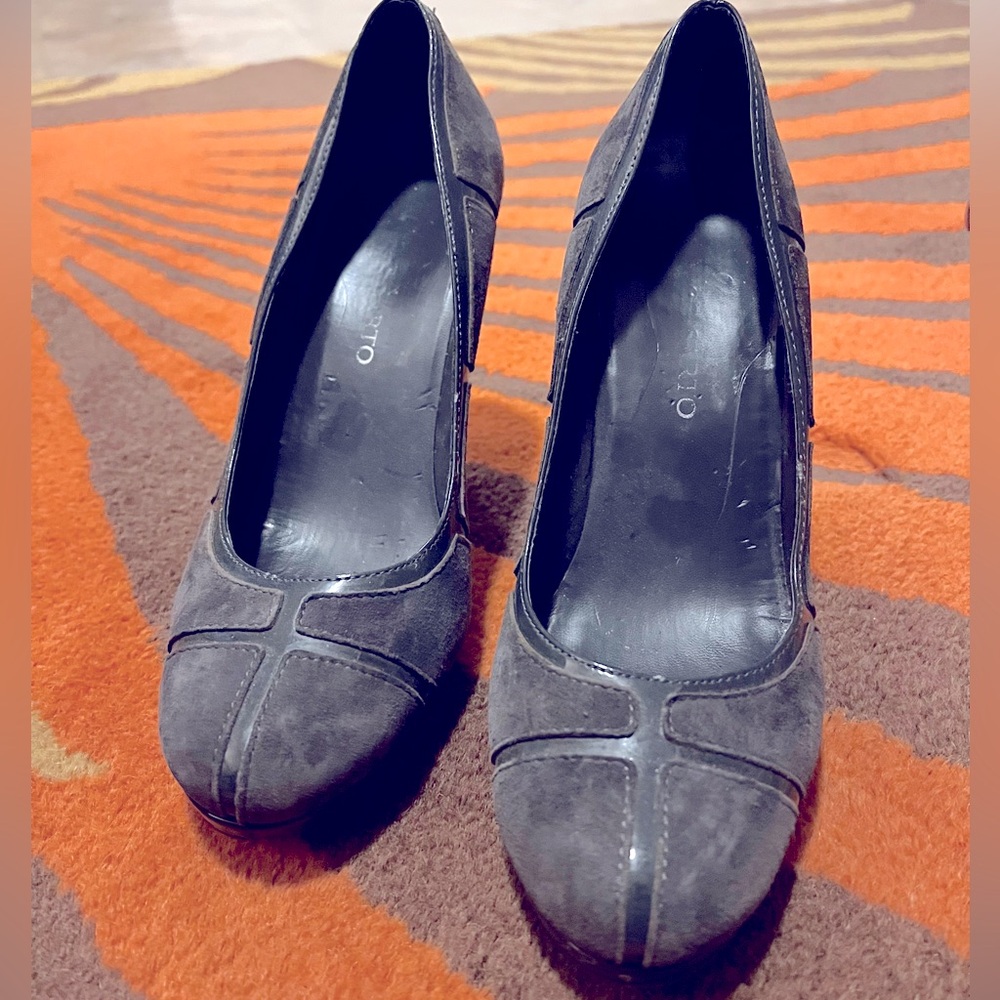 FRANCO SARTO  I  Dark gray suede and patent leather 3 Inch heels size 8/8.5M